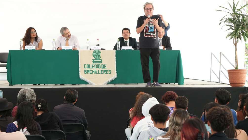 Los trabajadores del Colegio de Bachilleres piden un aumento salarial. 