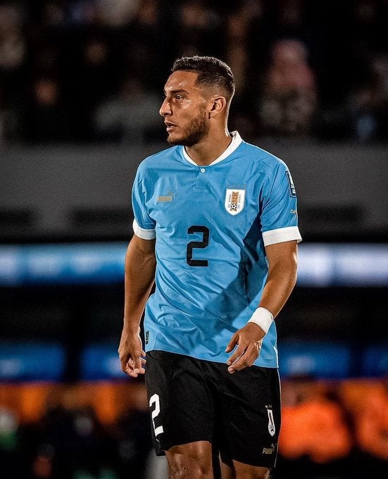 Sebastián Cáceres con Uruguay 