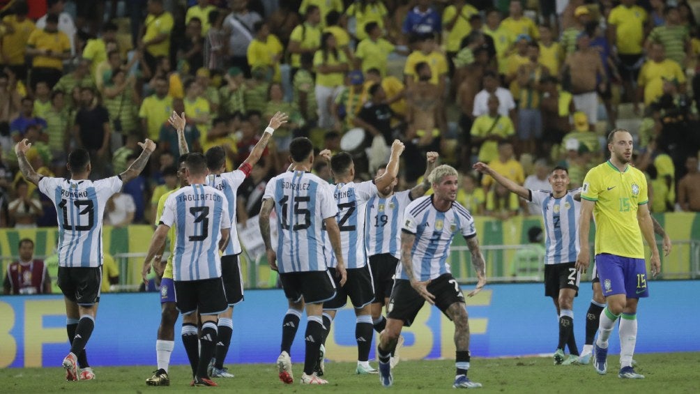 Argentina celebra el triunfo ante Brasil en el Maracaná