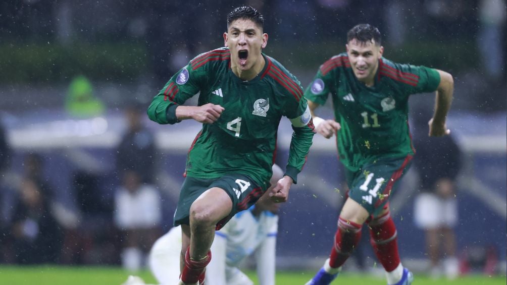 Edson celebra el gol del empate ante Honduras