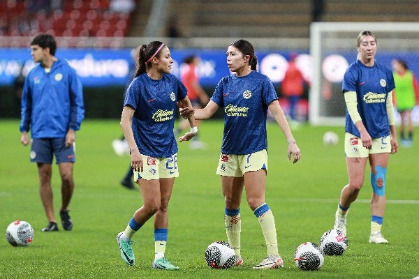 Kiana Palacios entrenando con las Águilas