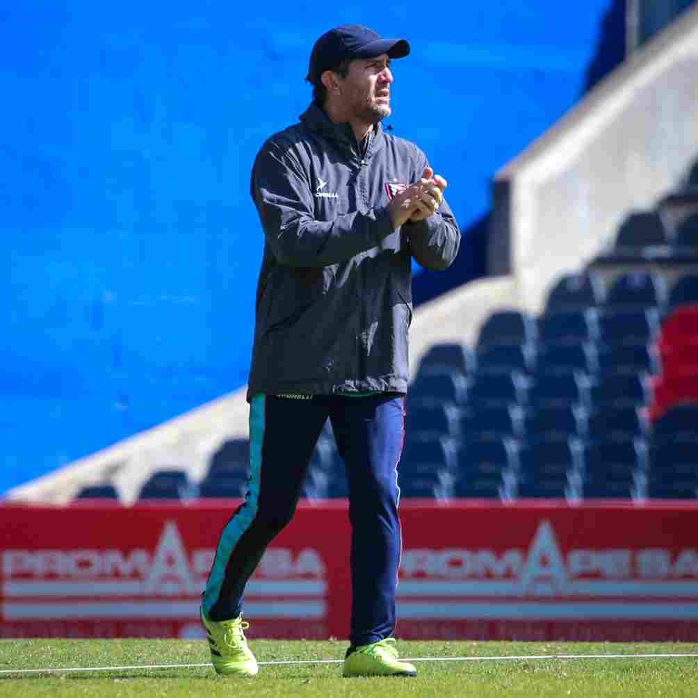 Barullo en su primer entrenamiento como técnico de Tepatitlán