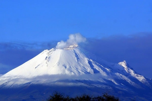 Reportan nieve en el Popocatépetl