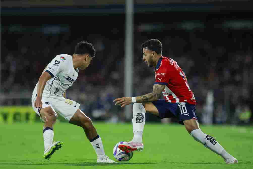 Alexis Vega ante Pumas tras su sanción con Chivas