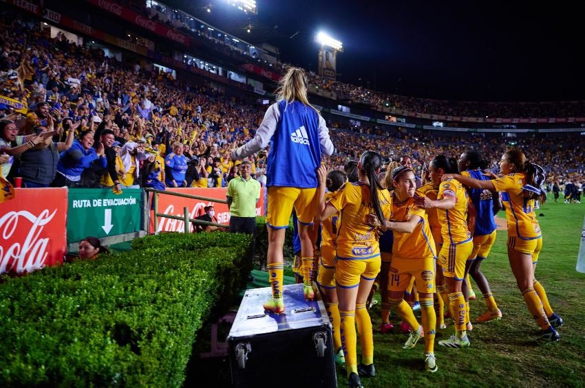 Festejo de las futbolistas 