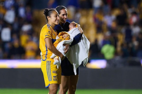 Kenzo y Nova acompañaron a sus mamás para la Final