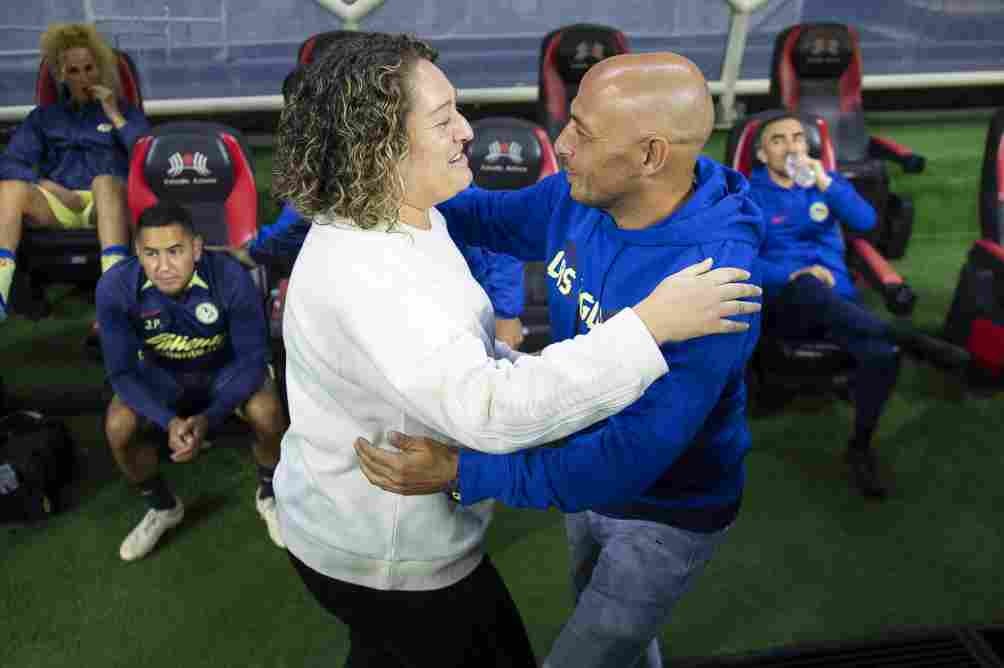 Villacampa y Milagros Martínez antes del partido