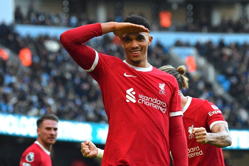 Alexander-Arnold en celebración de su gol ante el City