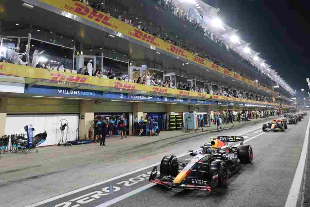 Checo en la salida de pits en Abu Dhabi