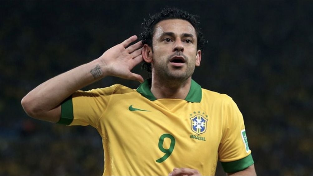 Fred celebra un gol con Brasil