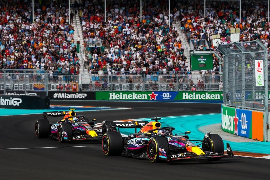 Verstappen superó a Checo en el GP de Miami