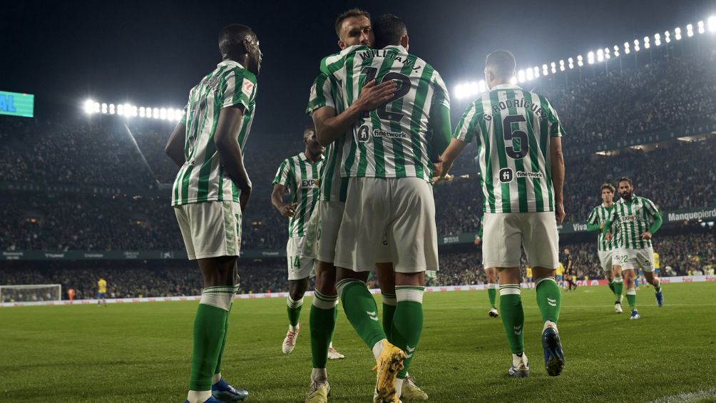 El equipo celebra el único gol del partido