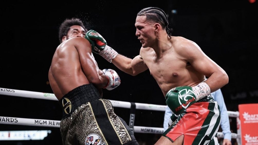 Benavídez en la pelea ante Andrade