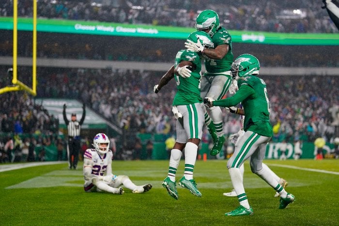 Eagles se impuso a los Bills en tiempo extra