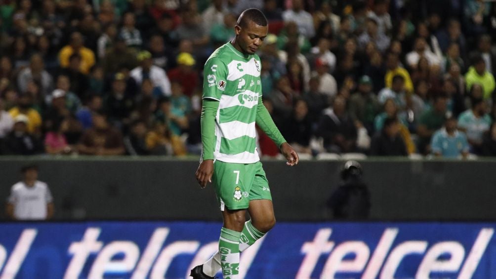 Harold Preciado durante el partido ante León