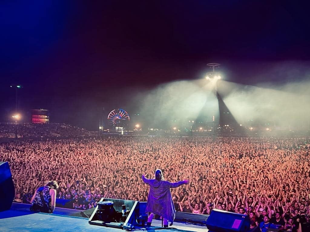 Sus conciertos son un locura, pues no sólo es heavy metal, visualmente están llenos de sorpresas.