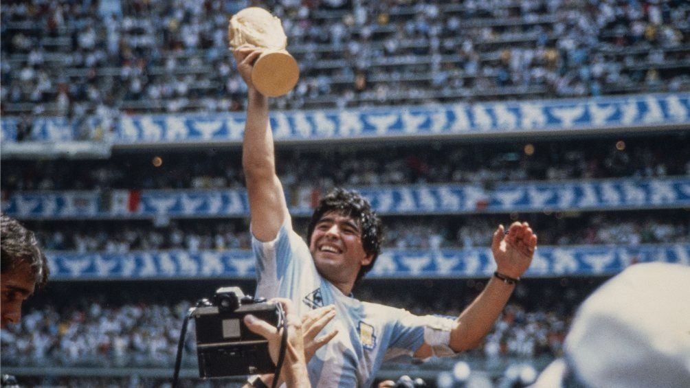 Diego Armando celebrando el Mundial de México 86