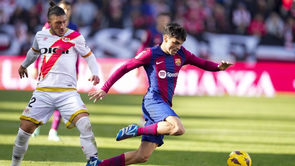 Pedri, en su visita a Vallecas