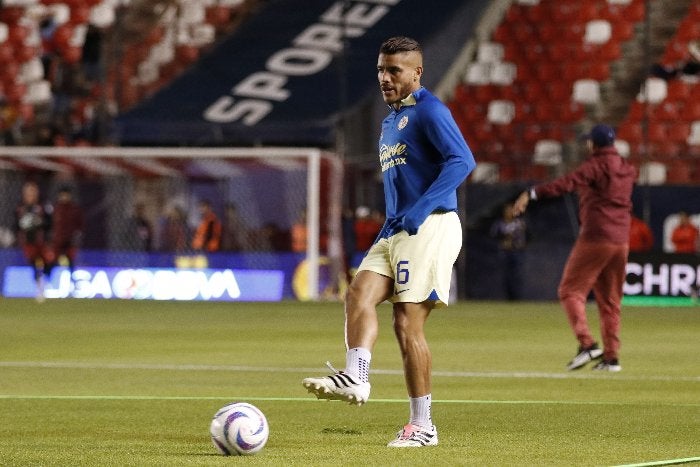 Jonathan Dos Santos en un partido de América