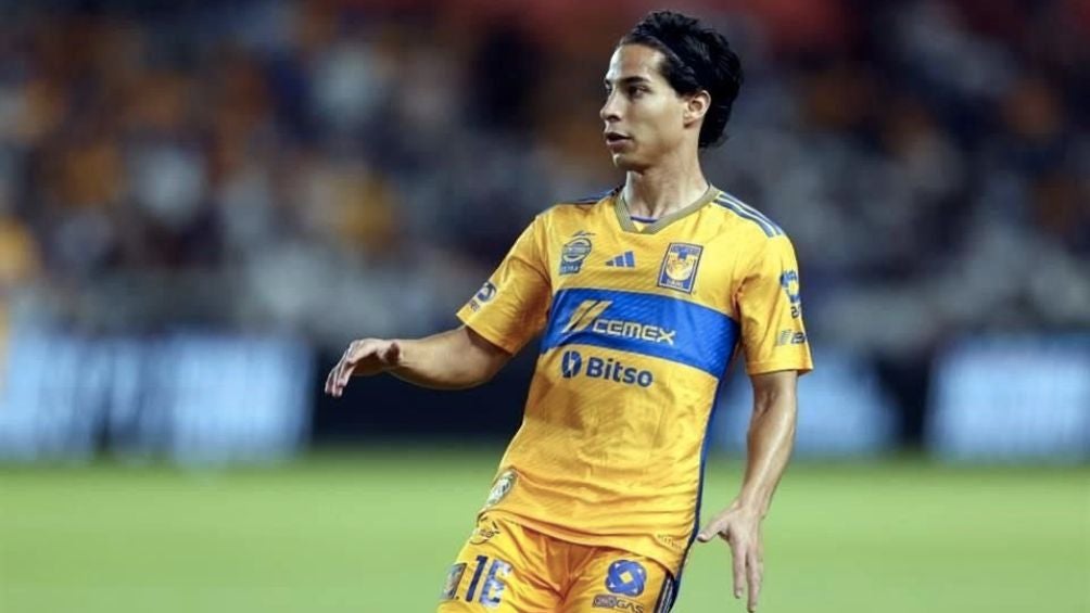 Lainez como jugador de los Tigres de la UANL