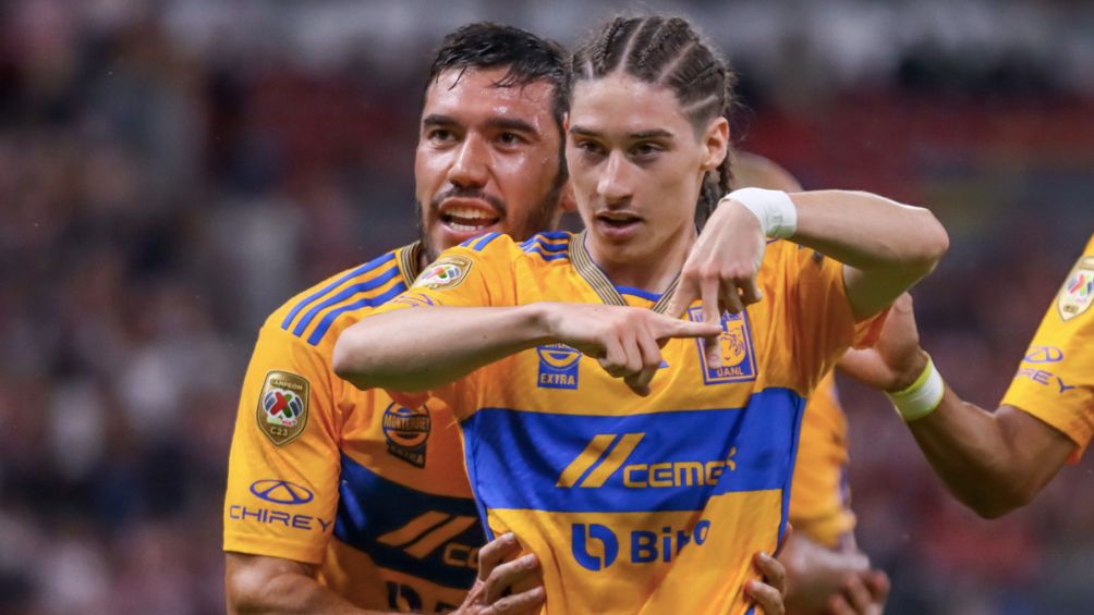 Marcelo Flores en un partido con Tigres