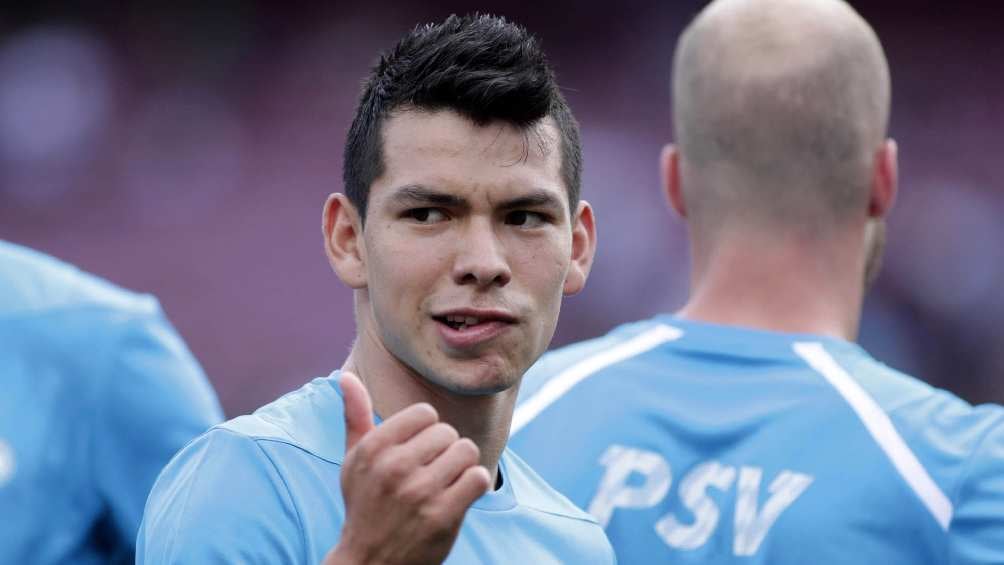 Hirving Lozano entrenando con el PSV