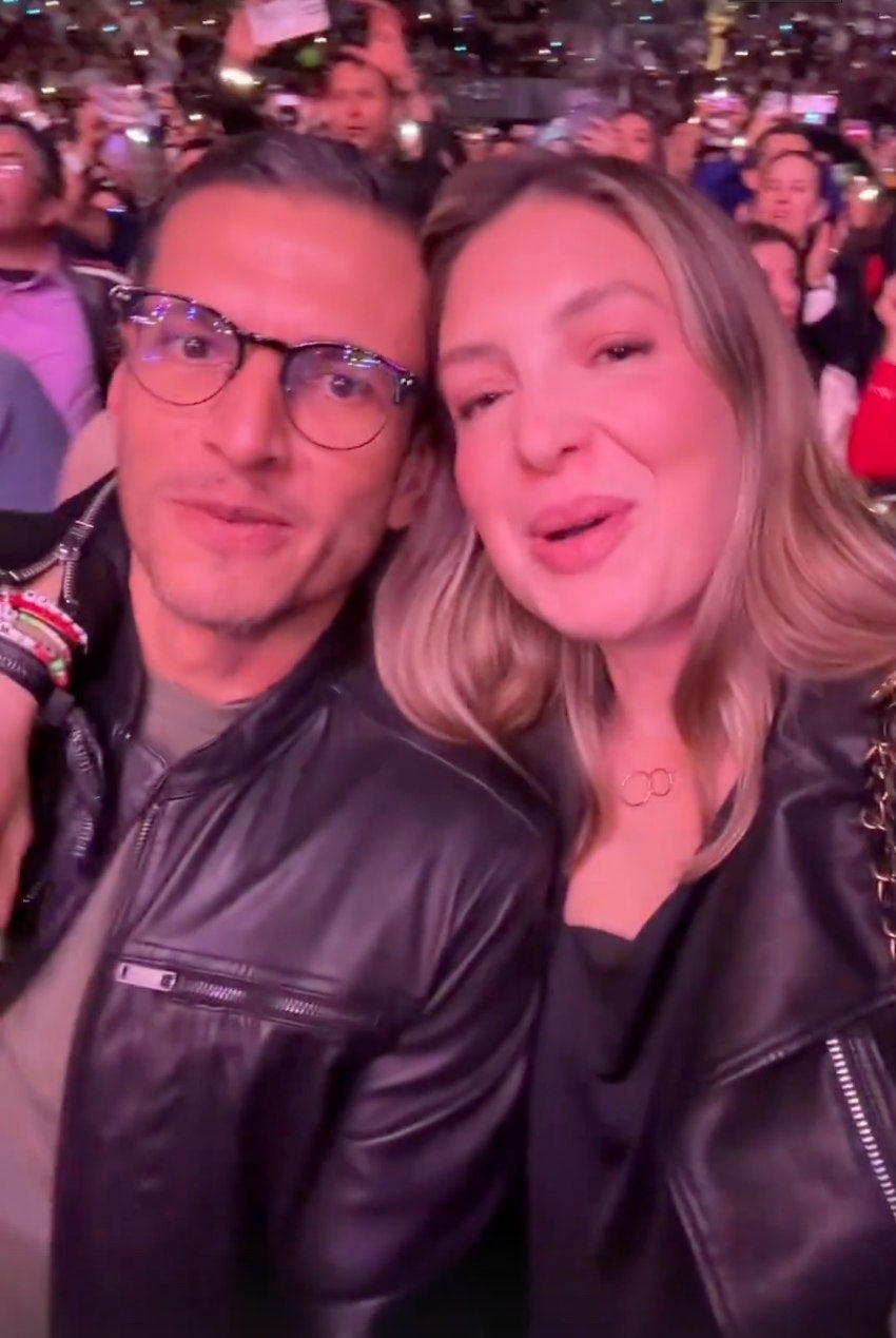 Jimmy Lozano en el concierto de Luismi con su esposa