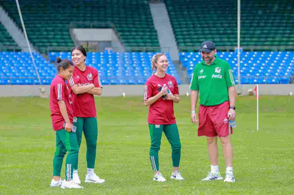 El Tri en entrenamiento previo al juego ante Puerto Rico