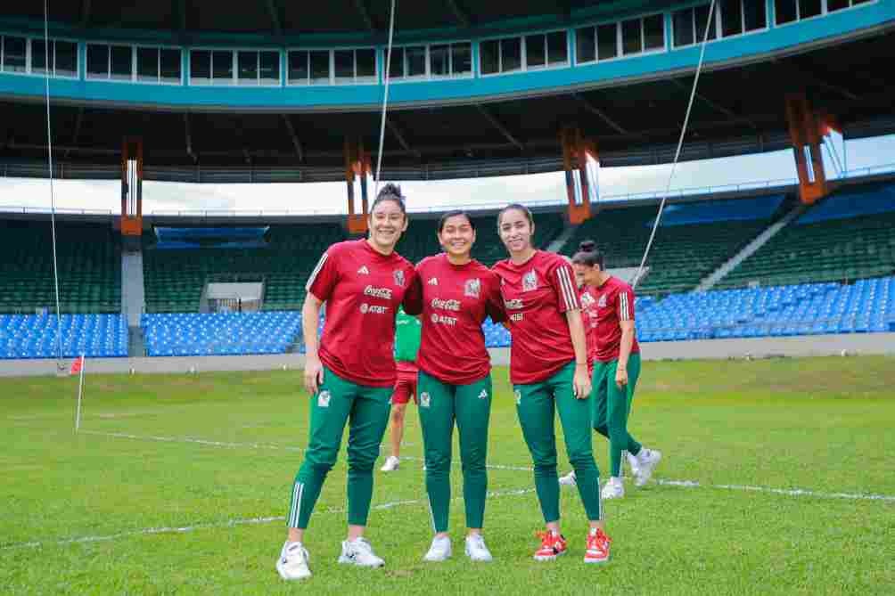 México hizo reconocimiento de cancha este jueves