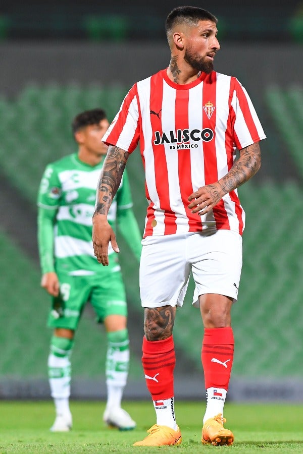 Jeraldino en el Estadio TSM con Sporting de Gijón