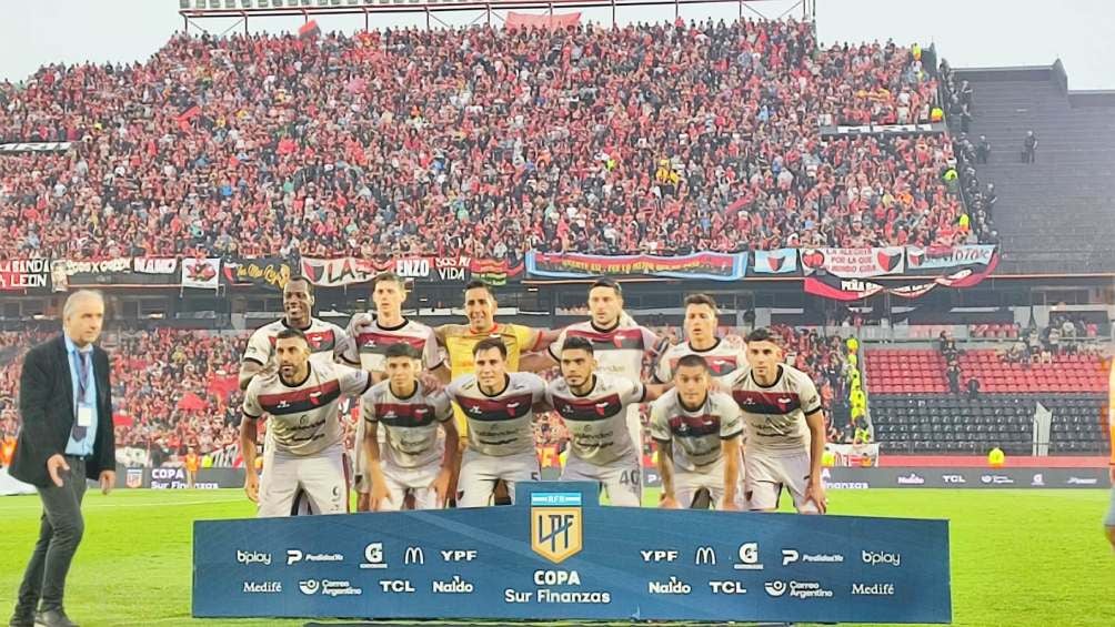 Foto oficial de Colón previo al duelo vs Gimnasia