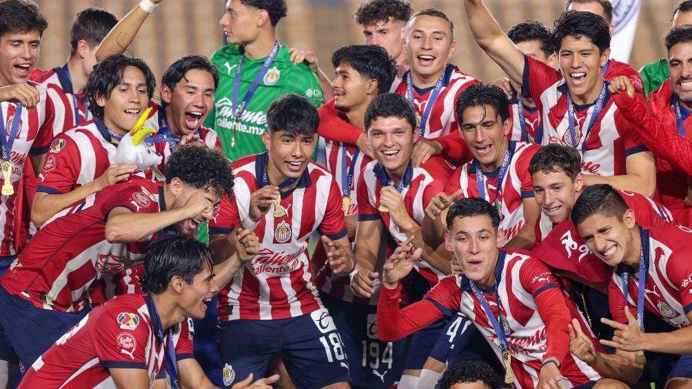 Chivas Sub 23 celebra el campeonato de la categoría