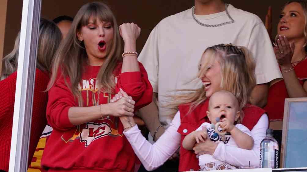 Taylor Swift y Brittany Mahomes en el Arrowhead Stadium