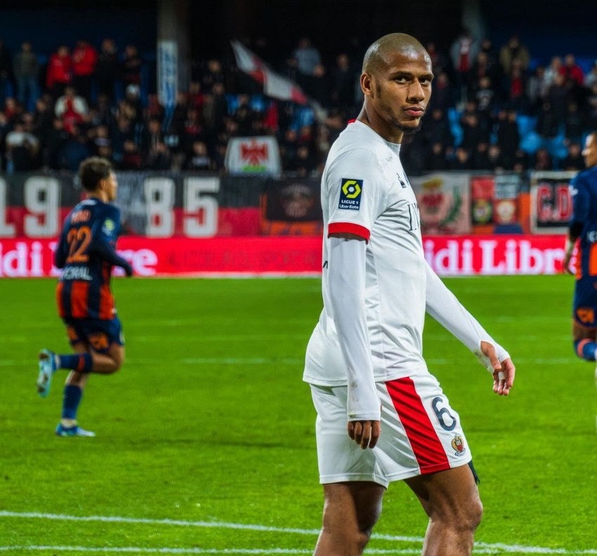 Todibo en partido de Ligue 1