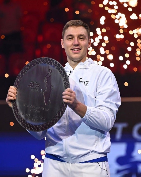 Medjedovic hizo historia al convertirse en el campeón de menor clasificación 