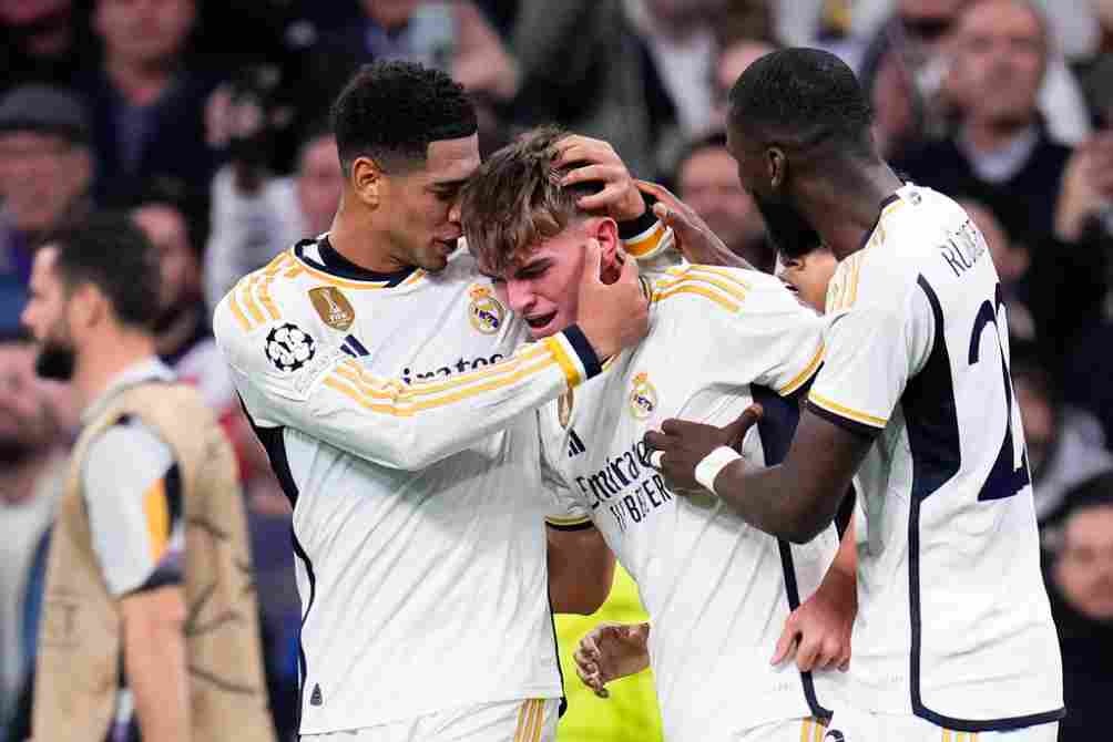 Nico Paz celebra su gol en Champions League