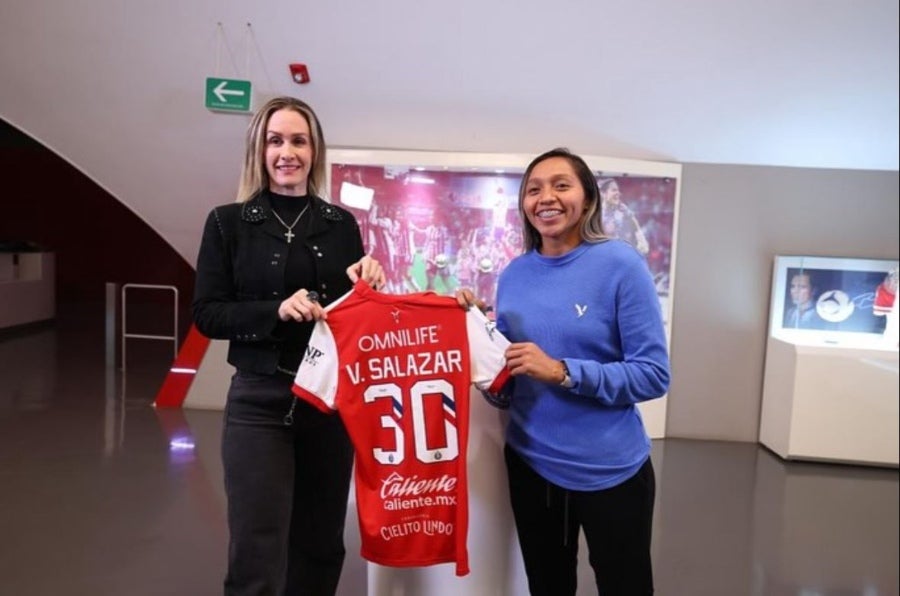 Viridiana Salazar en su presentación con Chivas