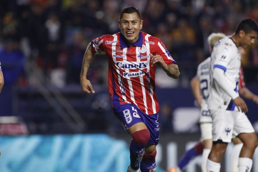 Cata Domínguez en celebración de gol con San Luis