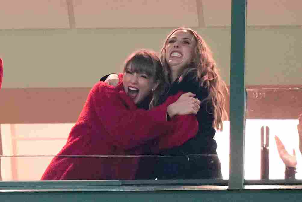 Taylor Swift y Brittany Mahomes en celebración 