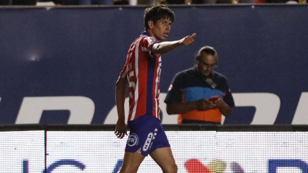 Jürgen Damm celebra un gol con San Luis