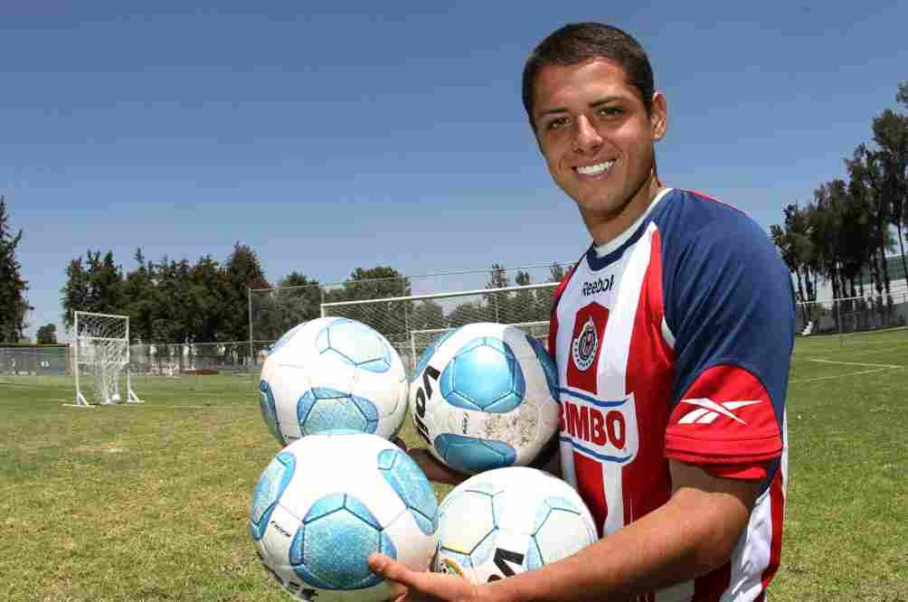 Chicharito como jugador de las Chivas