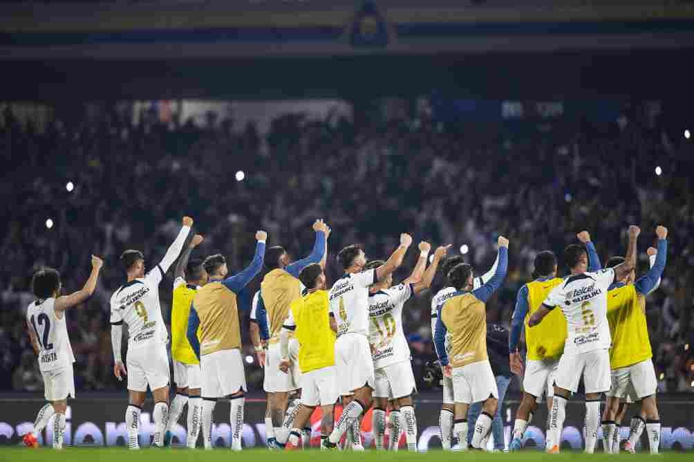 Jugadores de Pumas tras victoria ante Chivas