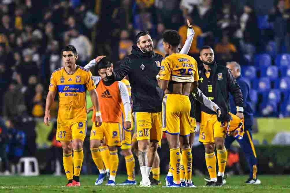 Jugadores de Tigres celebran pase a Semifinales