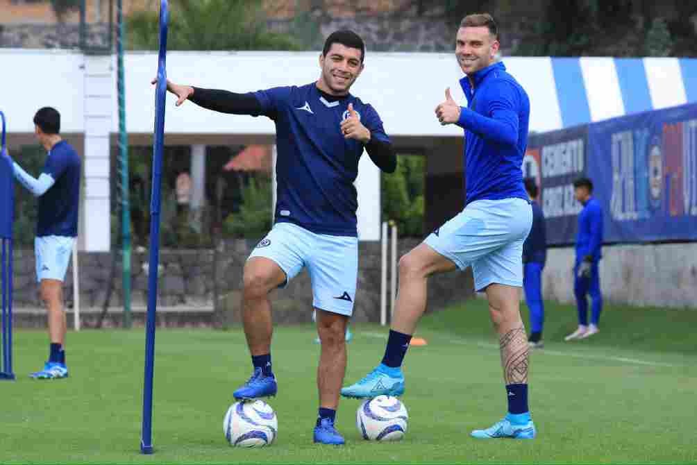 Erik Lira y Rotondi en pretemporada con La Máquina