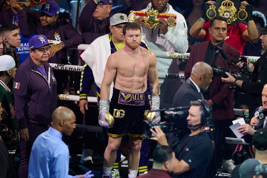 Canelo, campeón dentro y fuera del ring