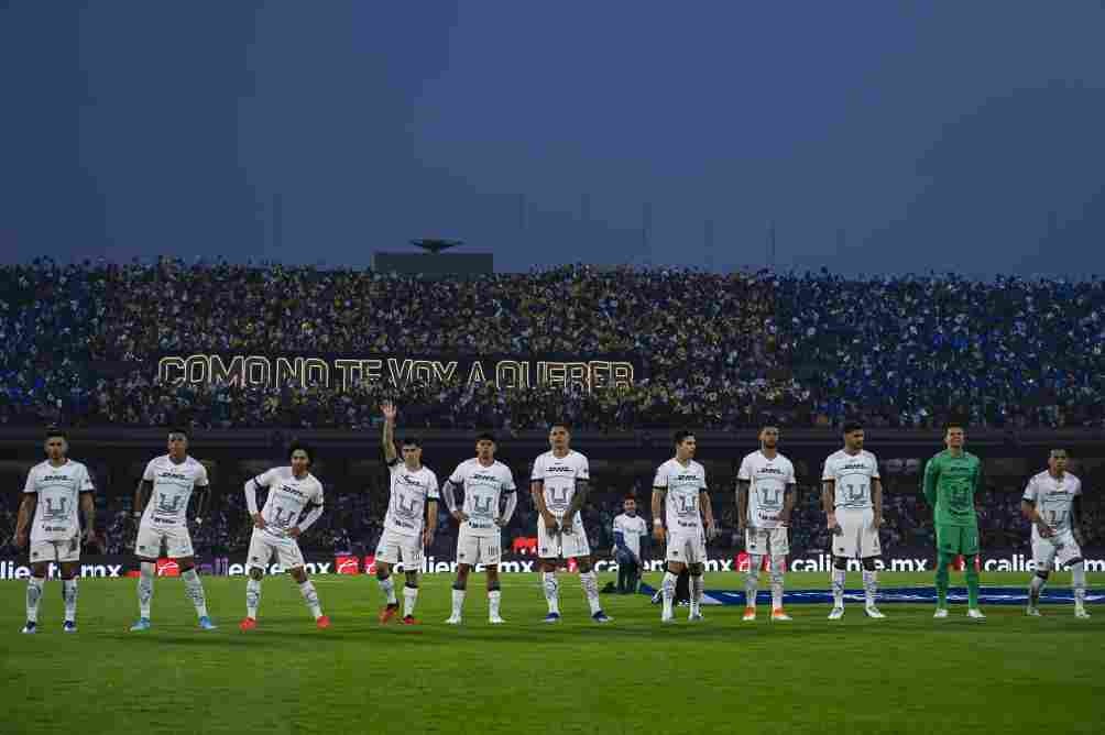 Jugadores de Pumas en casa en la serie ante Chivas