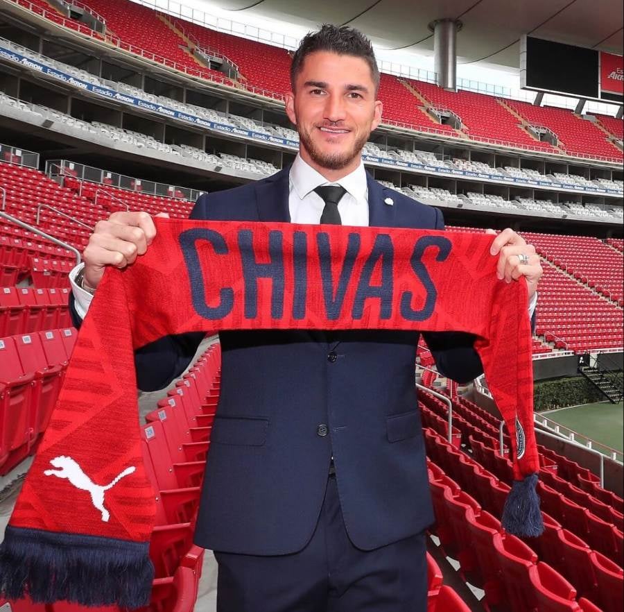 Hiram Mier en su presentación con Chivas