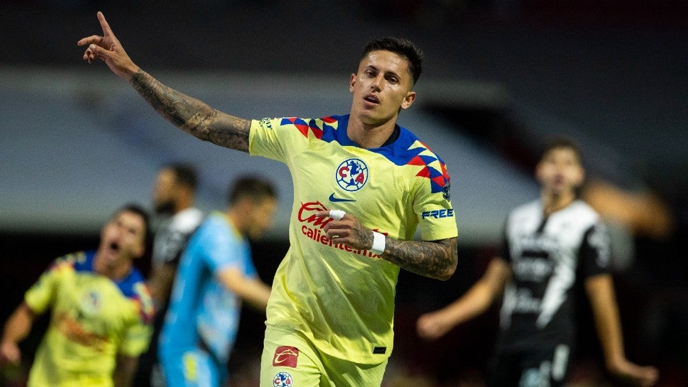 Brian Rodríguez celebra su gol