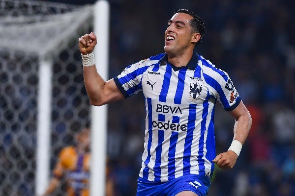 Rogelio Funes Mori celebrando su gol 