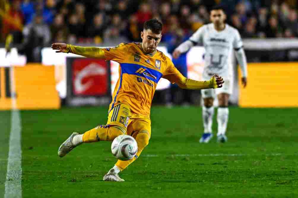 Gorriarán en la serie ante Pumas